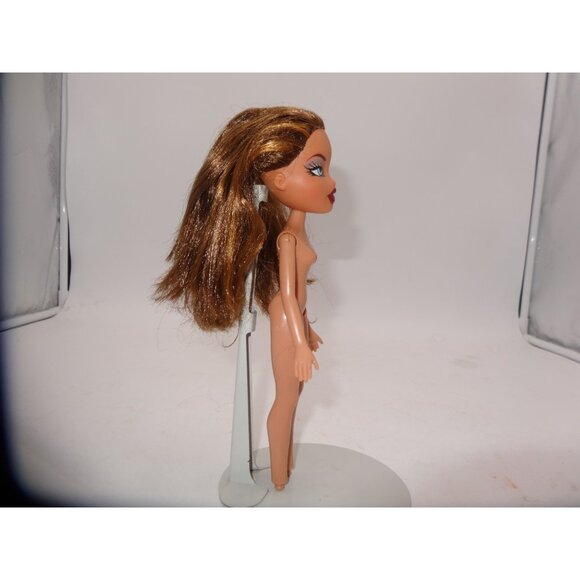 Bratz Dana? Doll Stamped 2001 on Neck and Back Mga Original  Green Eyes - Picture 2 of 4